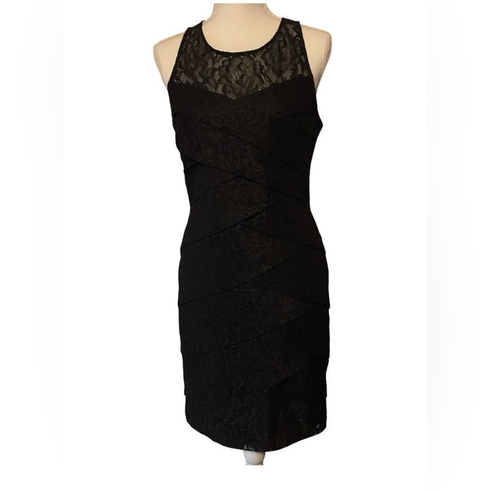 NWT Women White House Black Market Sleeveless Tiered Lace Instant Slimming Dress